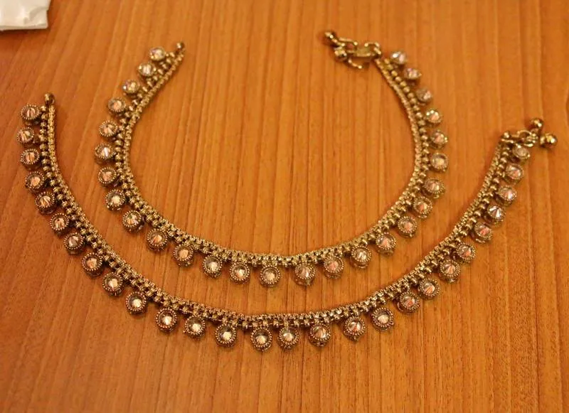 ANTIQUE GOLD CZ STUDDED ANKLETS