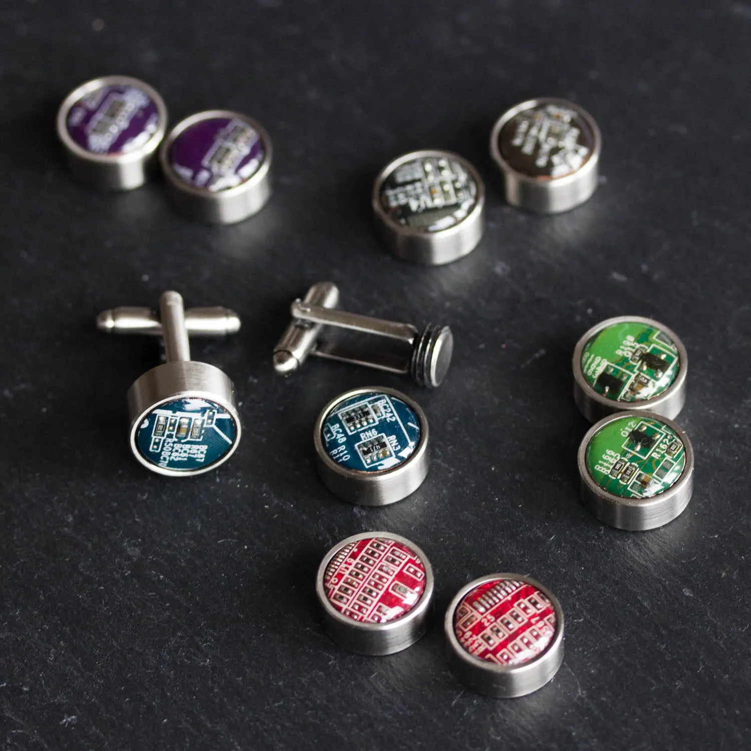 Cufflinks with 3 interchangeable pair of buttons