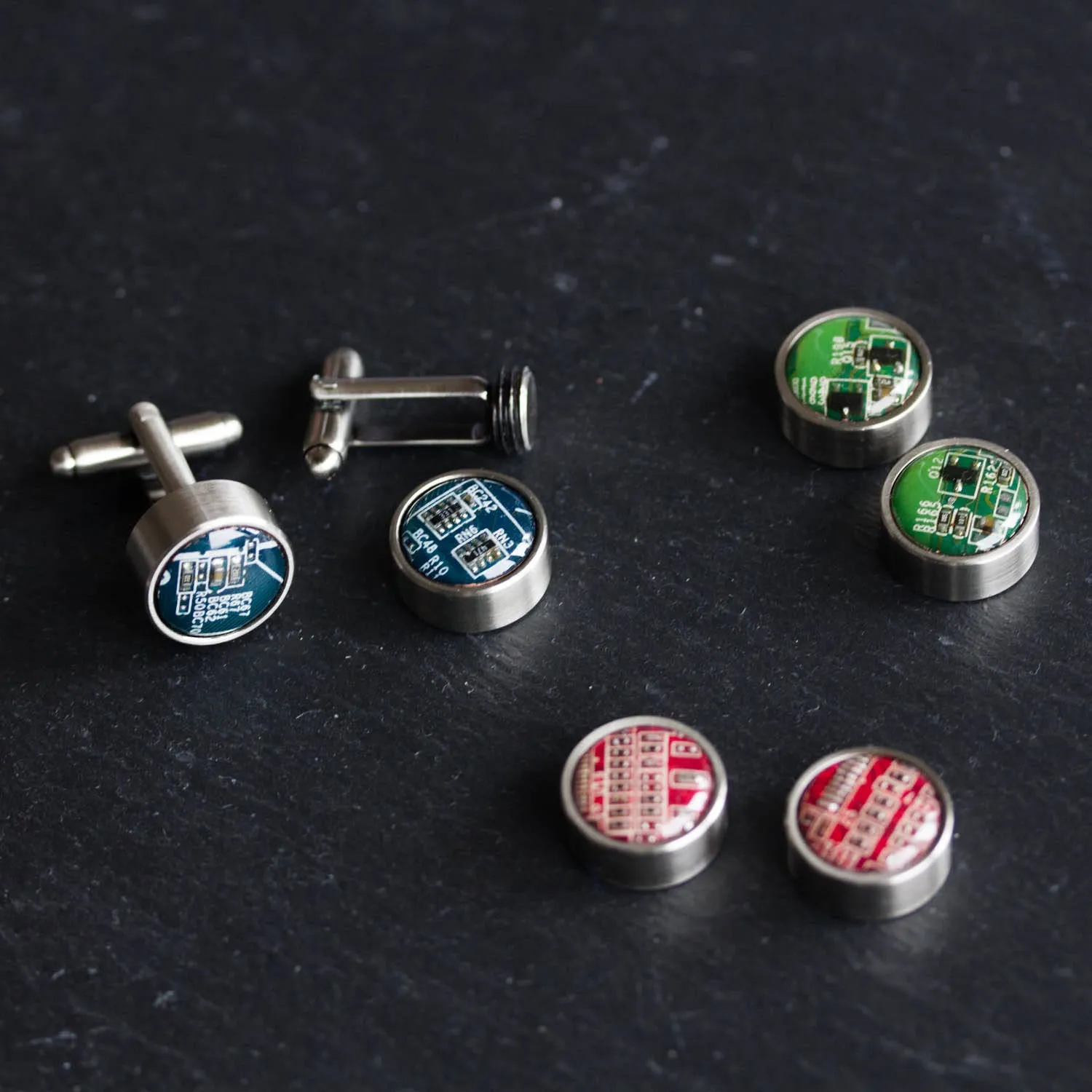 Cufflinks with 3 interchangeable pair of buttons