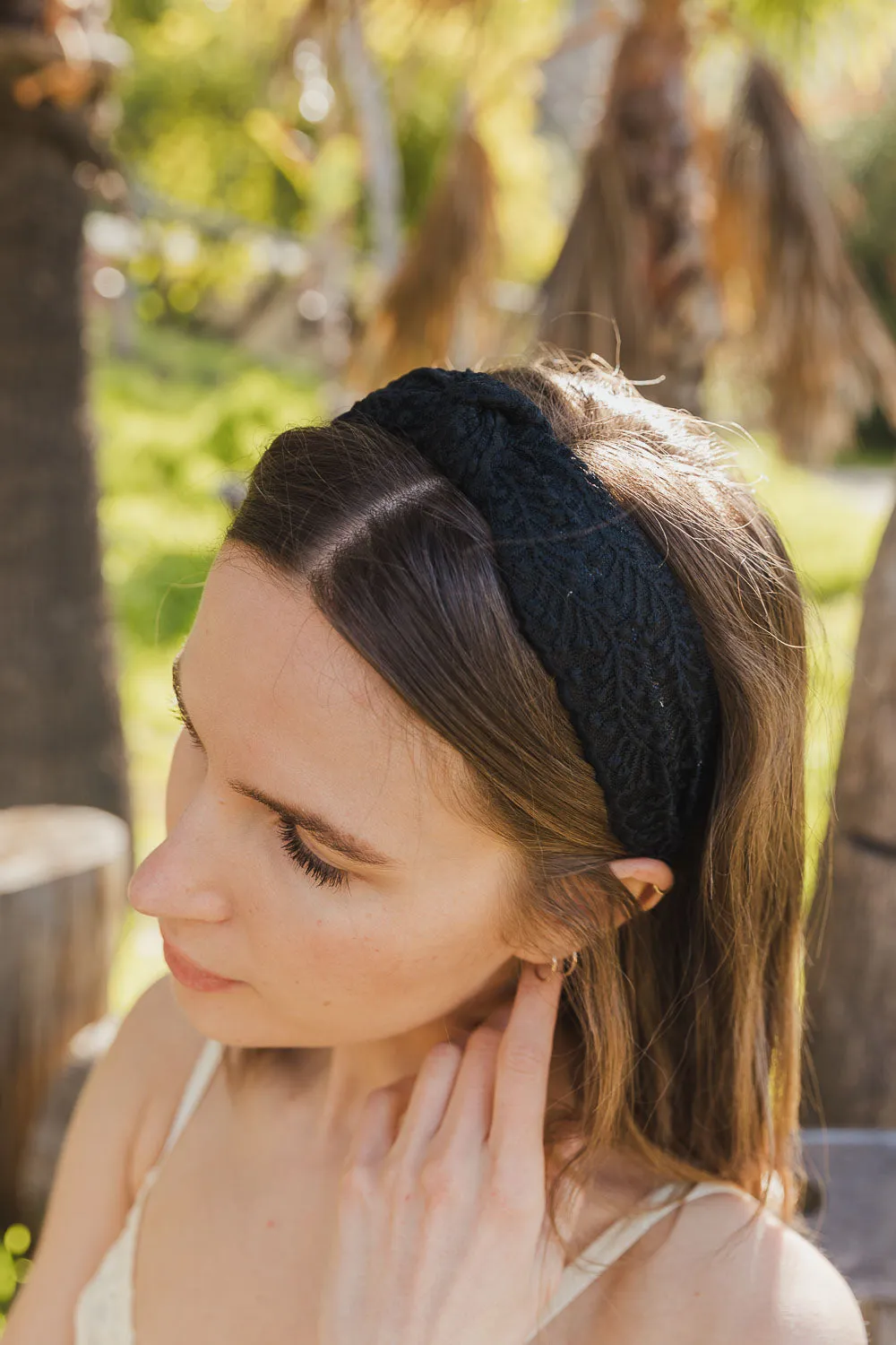 Embroidered Floral Knot Headband – Elegant and Stylish