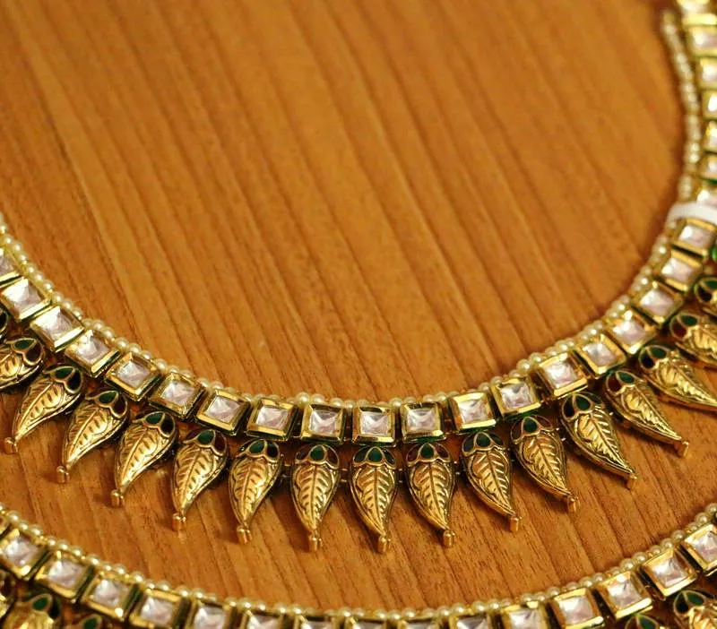 KUNDAN POLKI & MEENAKARI SILVER ALLOY ANKLETS