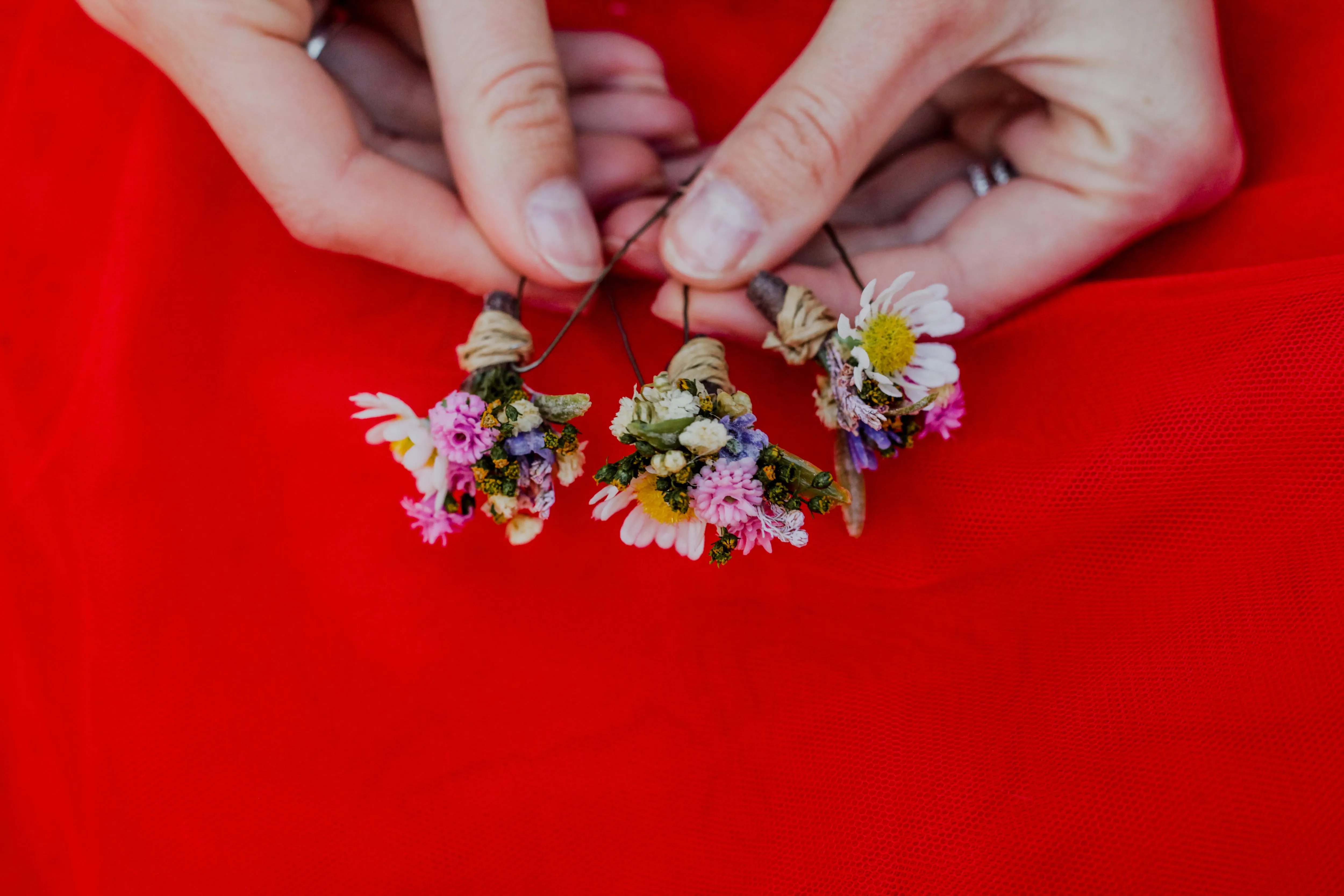Meadow daisy flower hairpins
