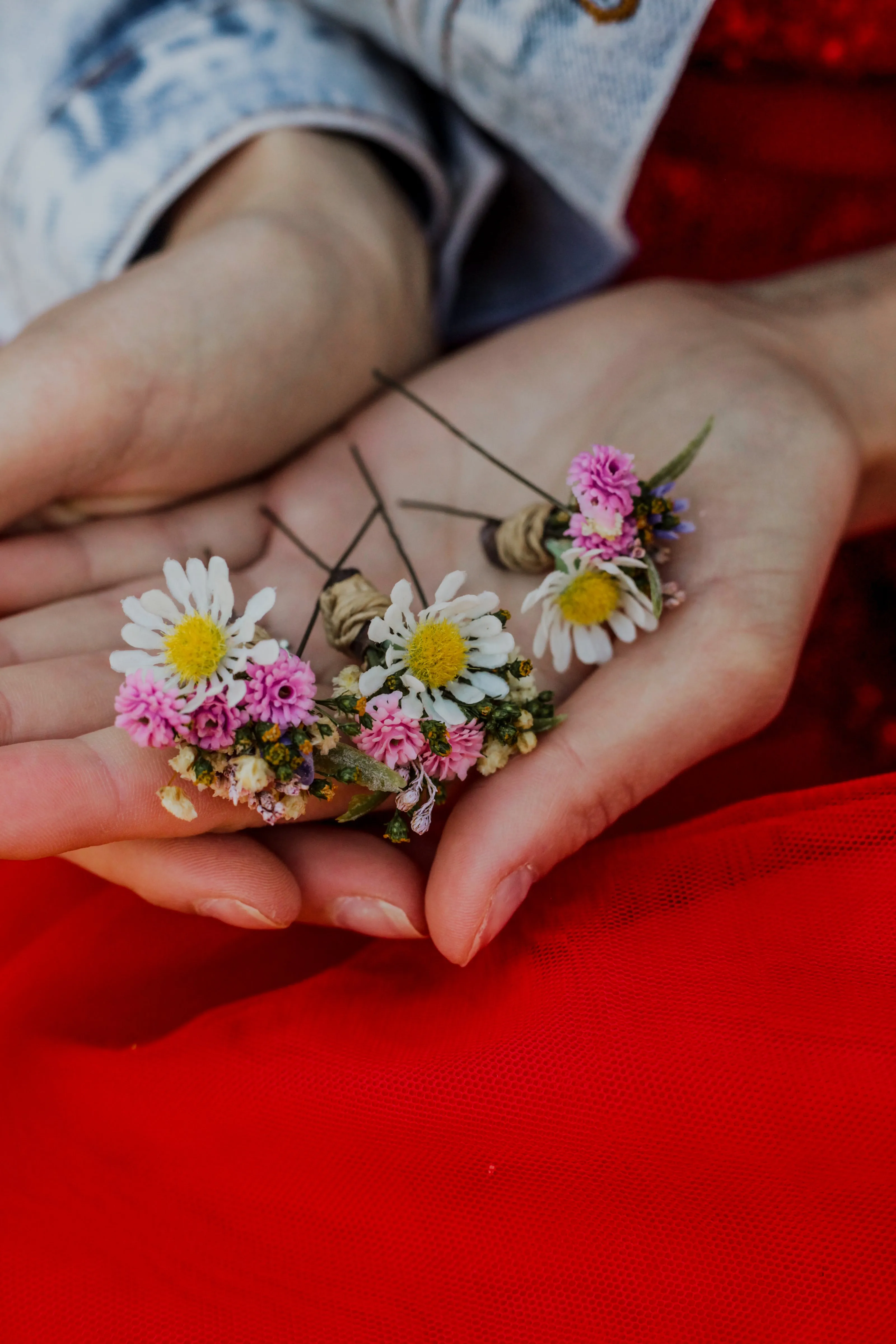 Meadow daisy flower hairpins