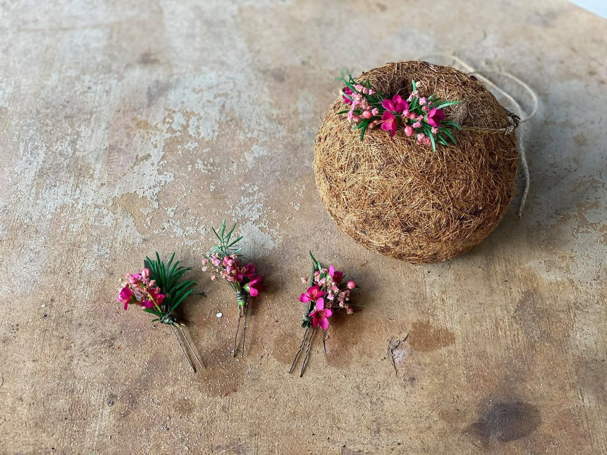 Pink flower hairpins for bride