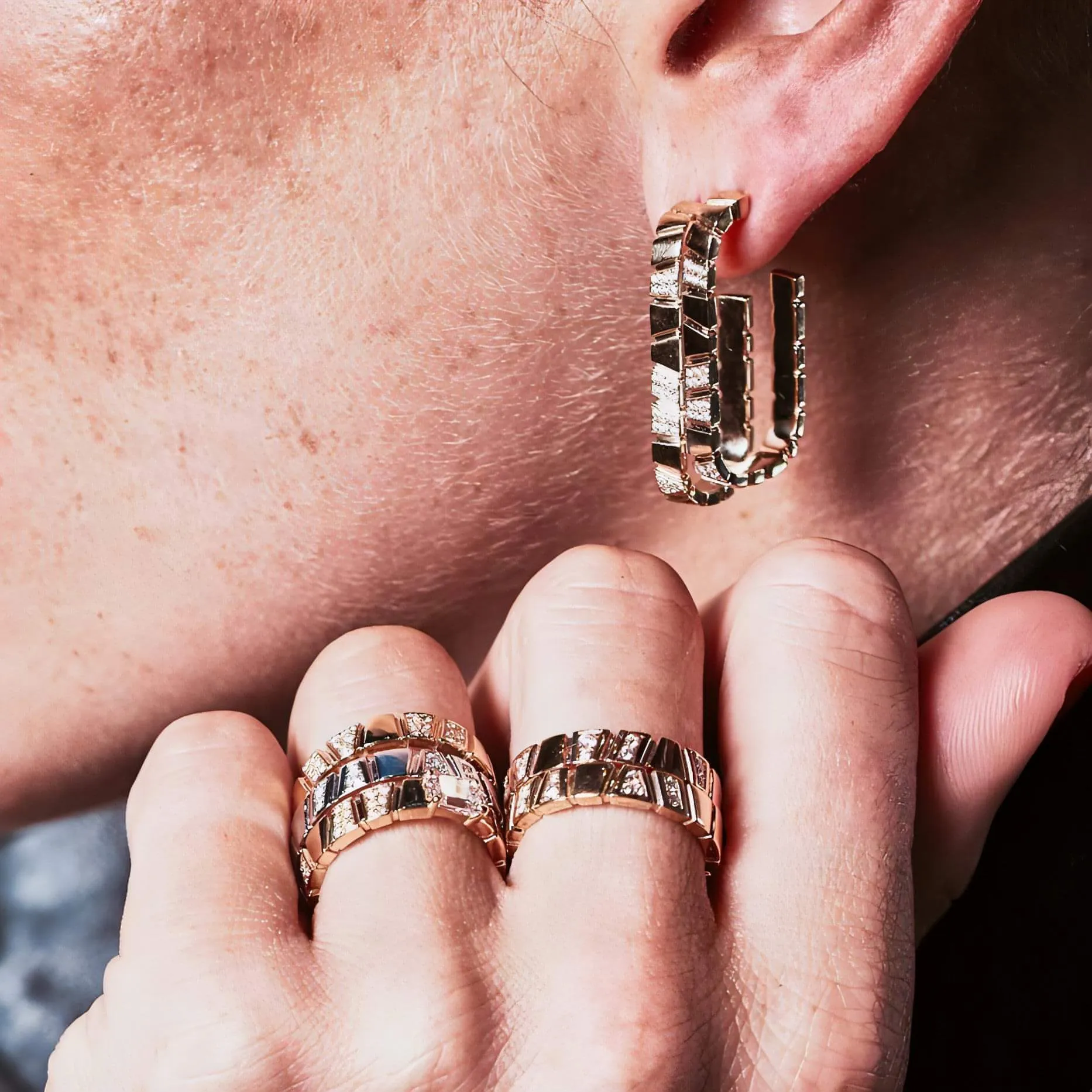 Ride love medium pavée earrings
