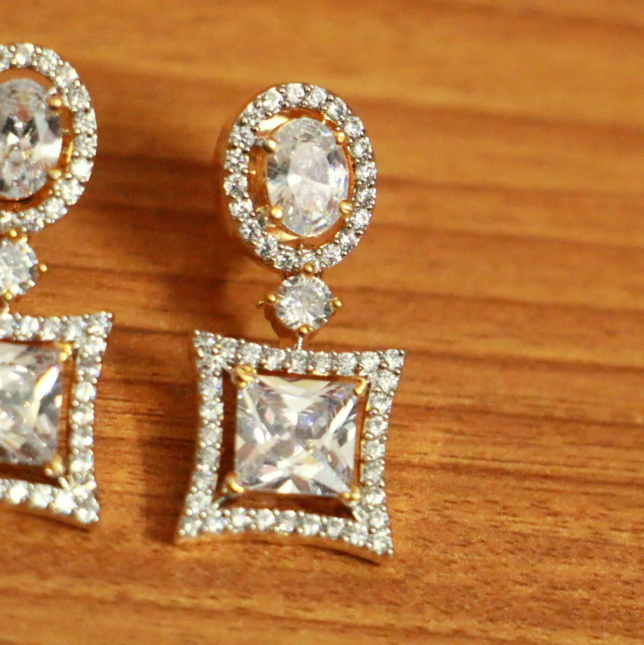 Signity Studded Solitaire Look Studs