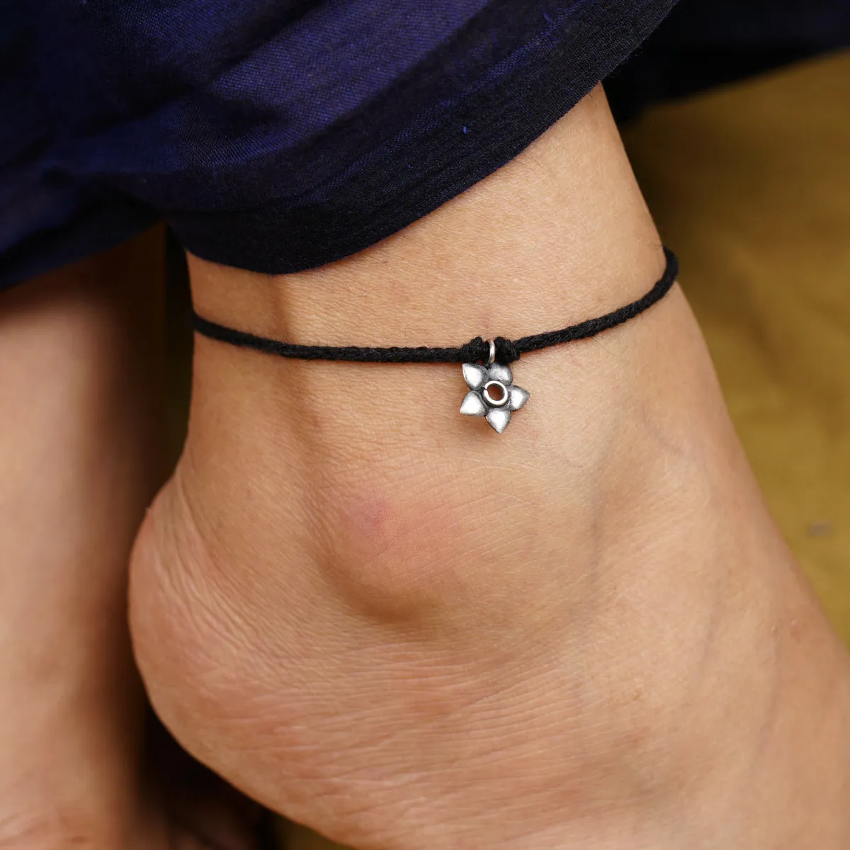 Silver Flower Motif Anklet/Payal